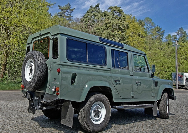 Land Rover Defender cena 413250 przebieg: 1850, rok produkcji 2016 z Gdynia małe 121